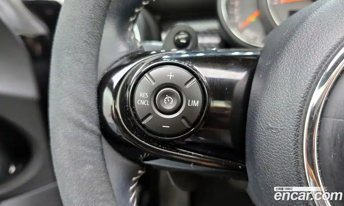 Mini Cooper Convertible 2017 2.0 Автомат в Москве № 198367, фото 3