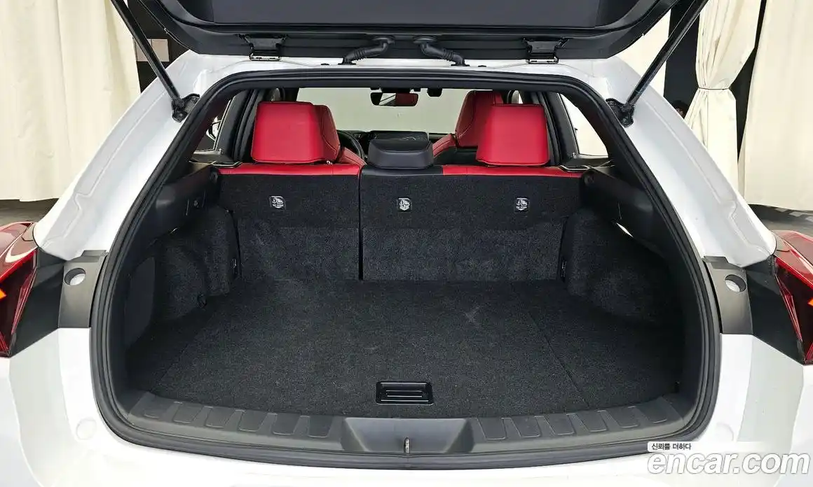 Lexus UX 2024 2.0 Автомат в Москве № 198737, фото 12