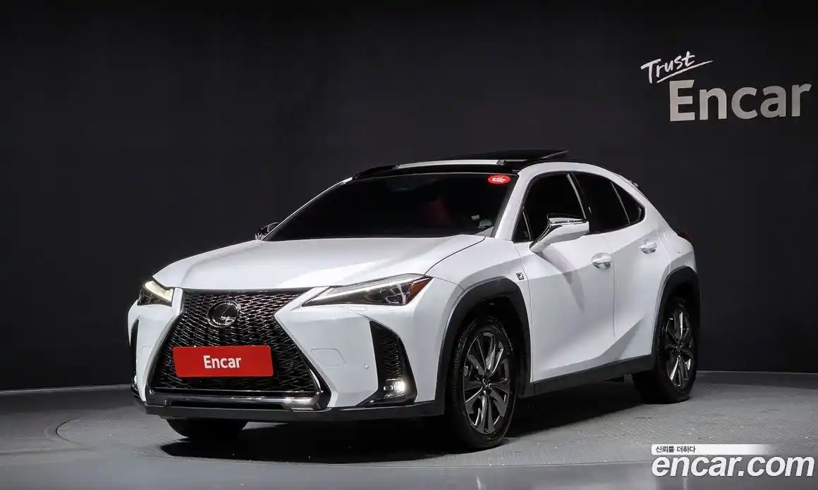 Lexus UX 2024 2.0 Автомат в Москве № 198737, фото 4