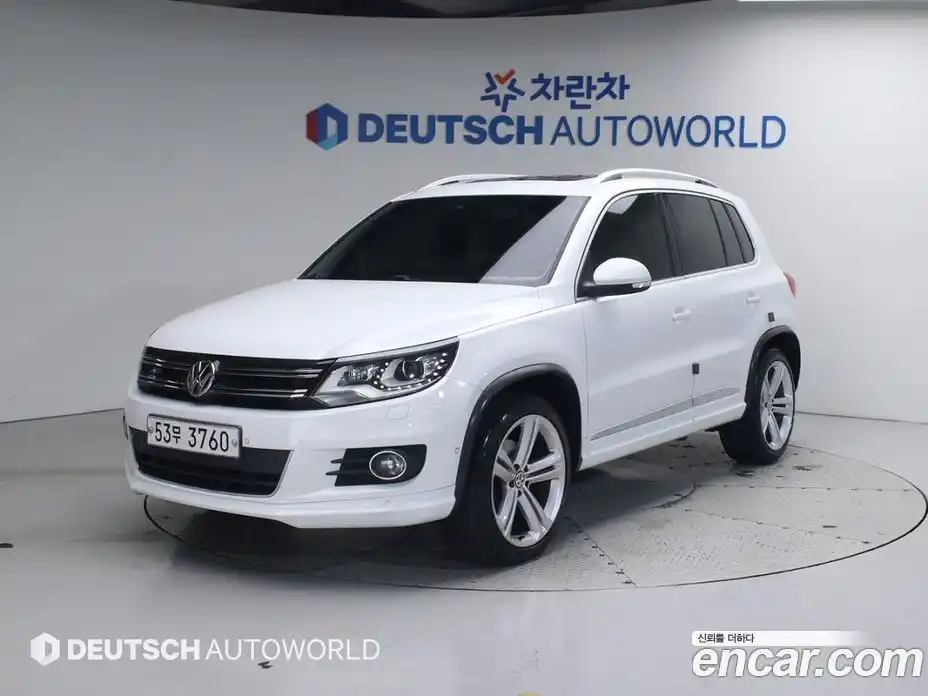 Volkswagen Tiguan 2015 2.0 Автомат в Москве № 199202, фото 1