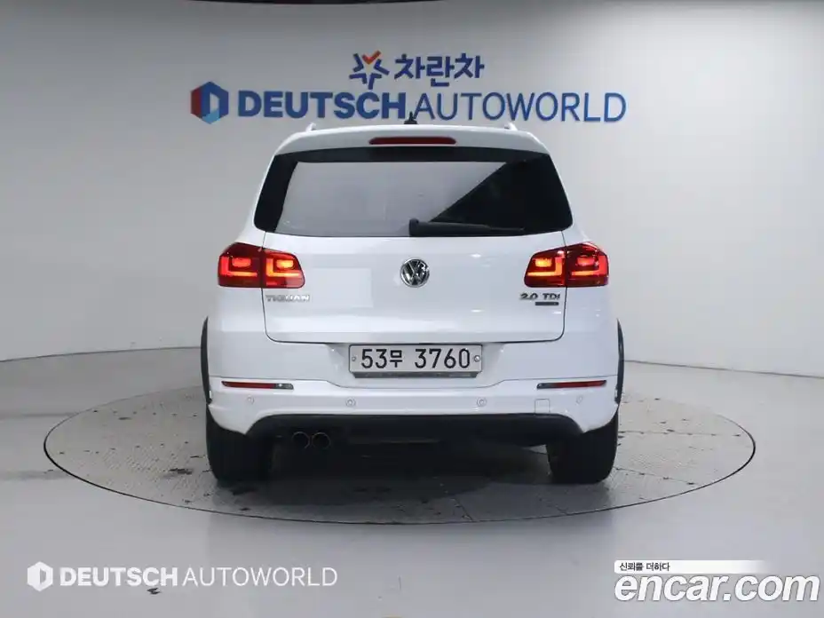 Volkswagen Tiguan 2015 2.0 Автомат в Москве № 199202, фото 4