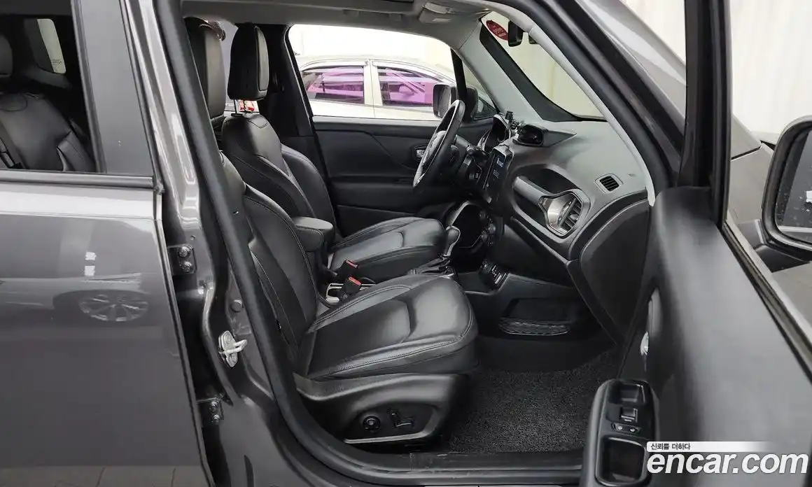 Jeep Renegade 2019 2.0 Автомат в Москве № 199498, фото 16