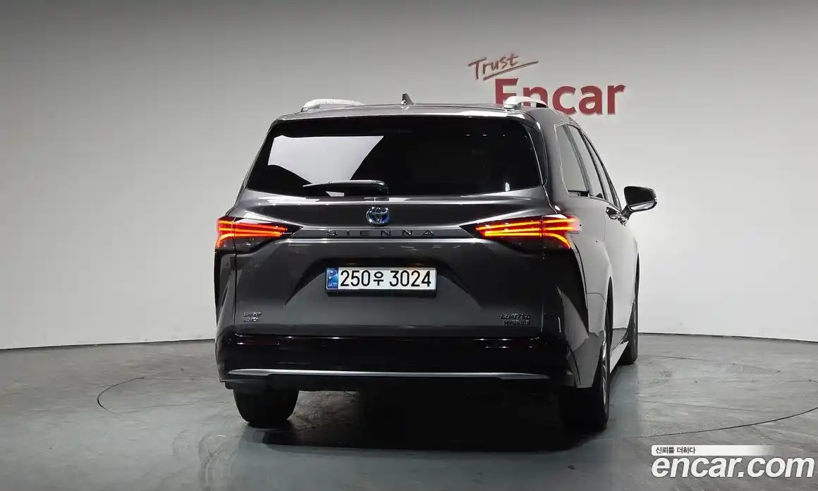 Toyota Sienna 2024 2.5 Автомат в Москве № 199556, фото 18