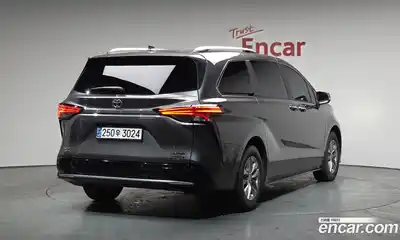 Toyota Sienna 2024 2.5 Автомат в Москве № 199556, миниатюра 3