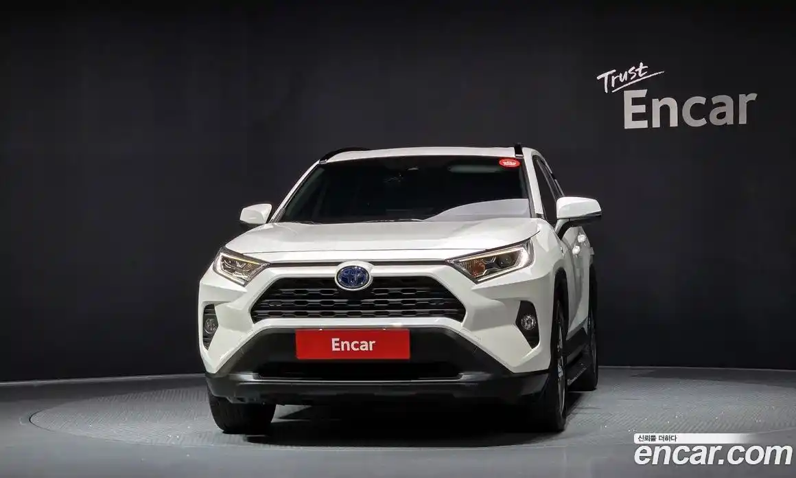 Toyota RAV4 2021 2.5 Автомат в Москве № 199675, фото 12