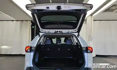 Toyota RAV4 2021 2.5 Автомат в Москве № 199675, миниатюра 4