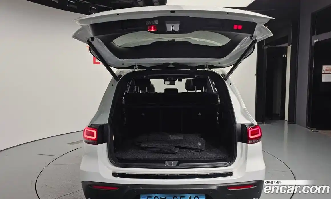 Mercedes-Benz EQB 2023 0.2 Автомат в Москве № 205746, фото 16