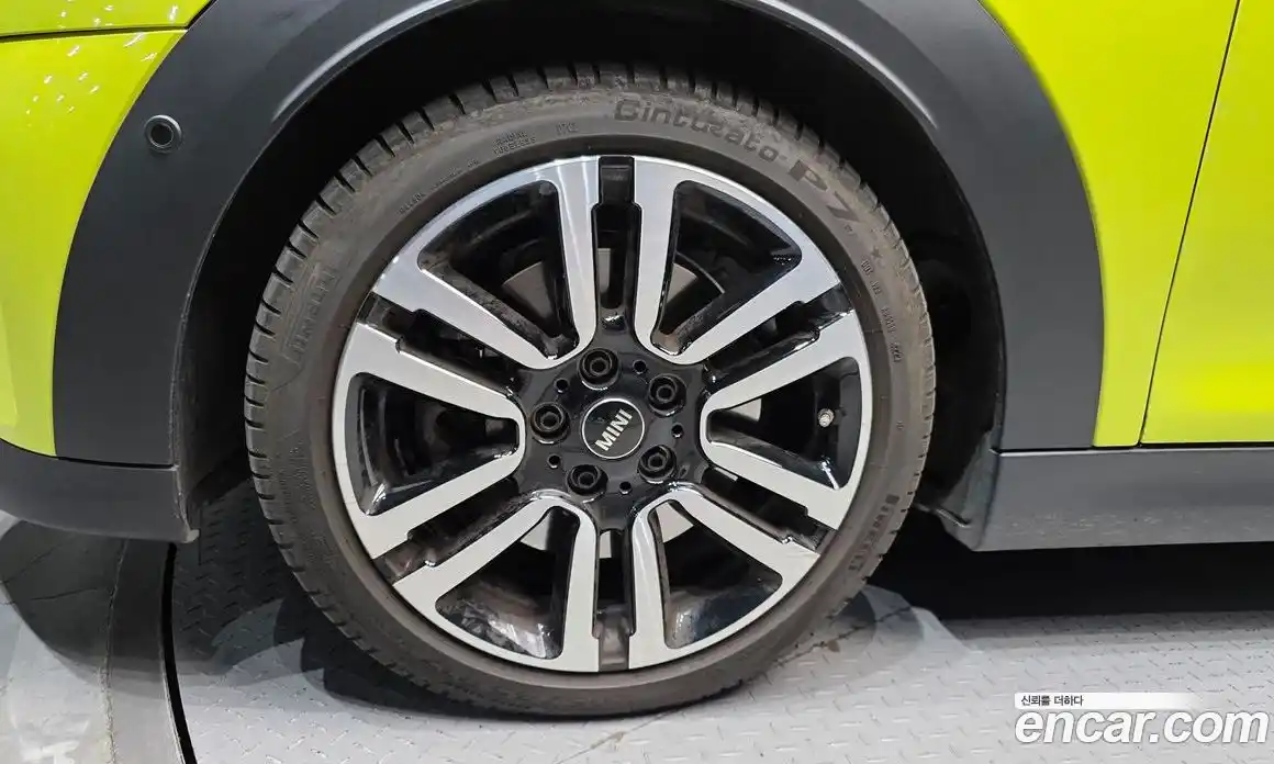 Mini Cooper Convertible 2024 2.0 Автомат в Москве № 213987, фото 15