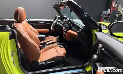 Mini Cooper Convertible 2024 2.0 Автомат в Москве № 213987, миниатюра 6