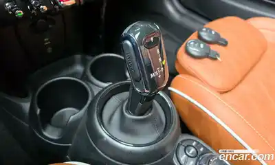 Mini Cooper Convertible 2024 2.0 Автомат в Москве № 213987, миниатюра 10