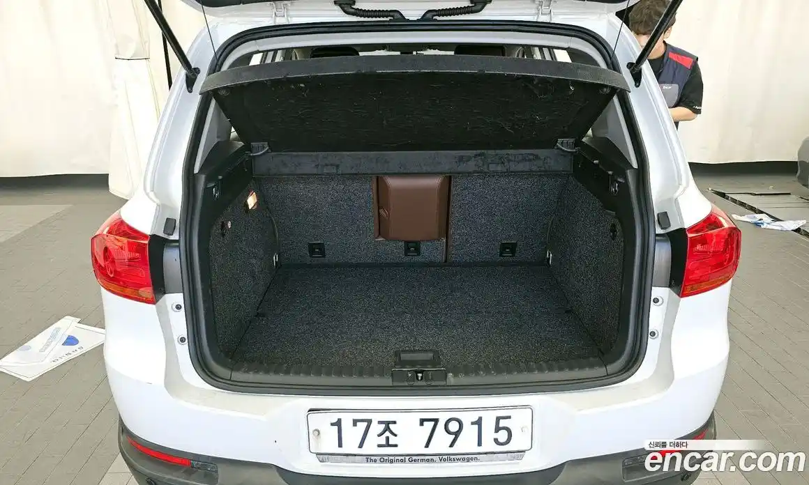 Volkswagen Tiguan 2015 2.0 Автомат в Москве № 215170, фото 11