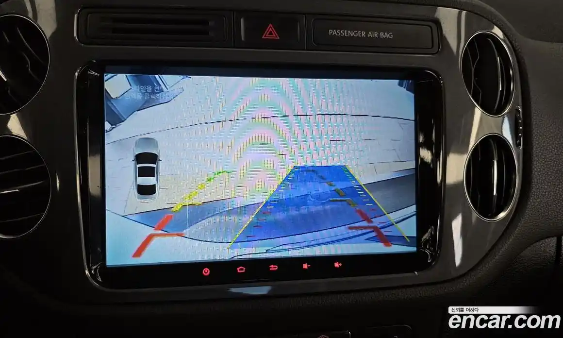 Volkswagen Tiguan 2015 2.0 Автомат в Москве № 215170, фото 3