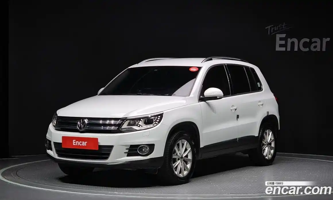 Volkswagen Tiguan 2015 2.0 Автомат в Москве № 215170, фото 5