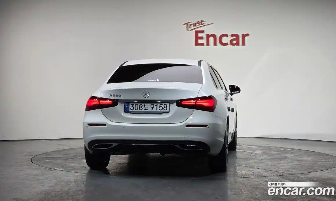 Mercedes-Benz A-Class 2024 2.0 Автомат в Москве № 216432, фото 3