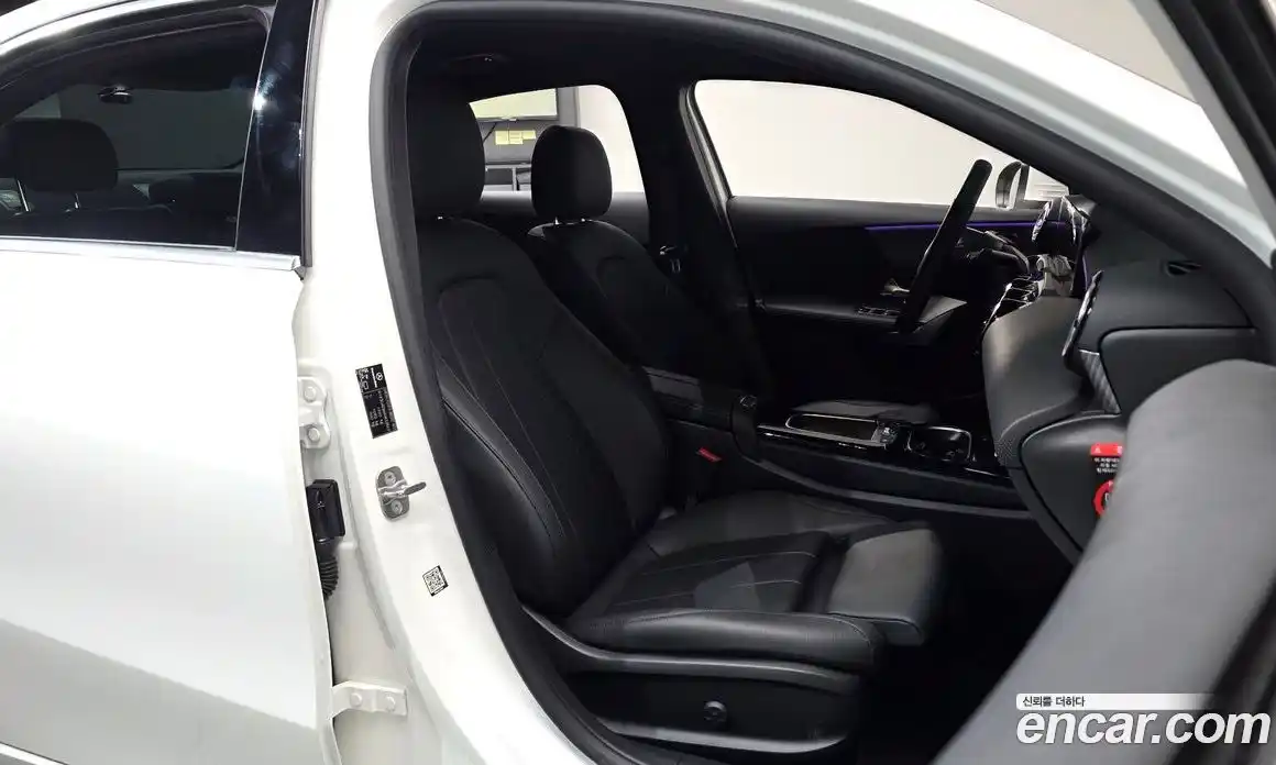 Mercedes-Benz A-Class 2024 2.0 Автомат в Москве № 216432, фото 9