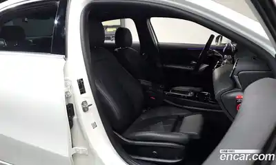 Mercedes-Benz A-Class 2024 2.0 Автомат в Москве № 216432, миниатюра 9