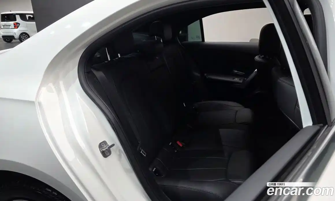 Mercedes-Benz A-Class 2024 2.0 Автомат в Москве № 216432, фото 10