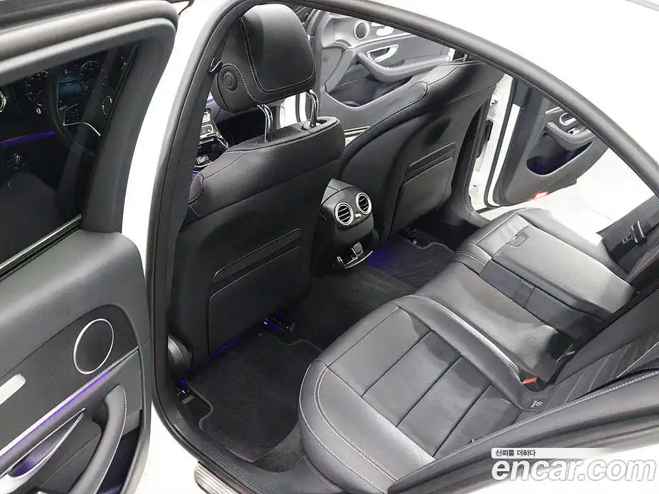 Mercedes-Benz E-Class 2023 2.0 Автомат в Москве № 220183, фото 10