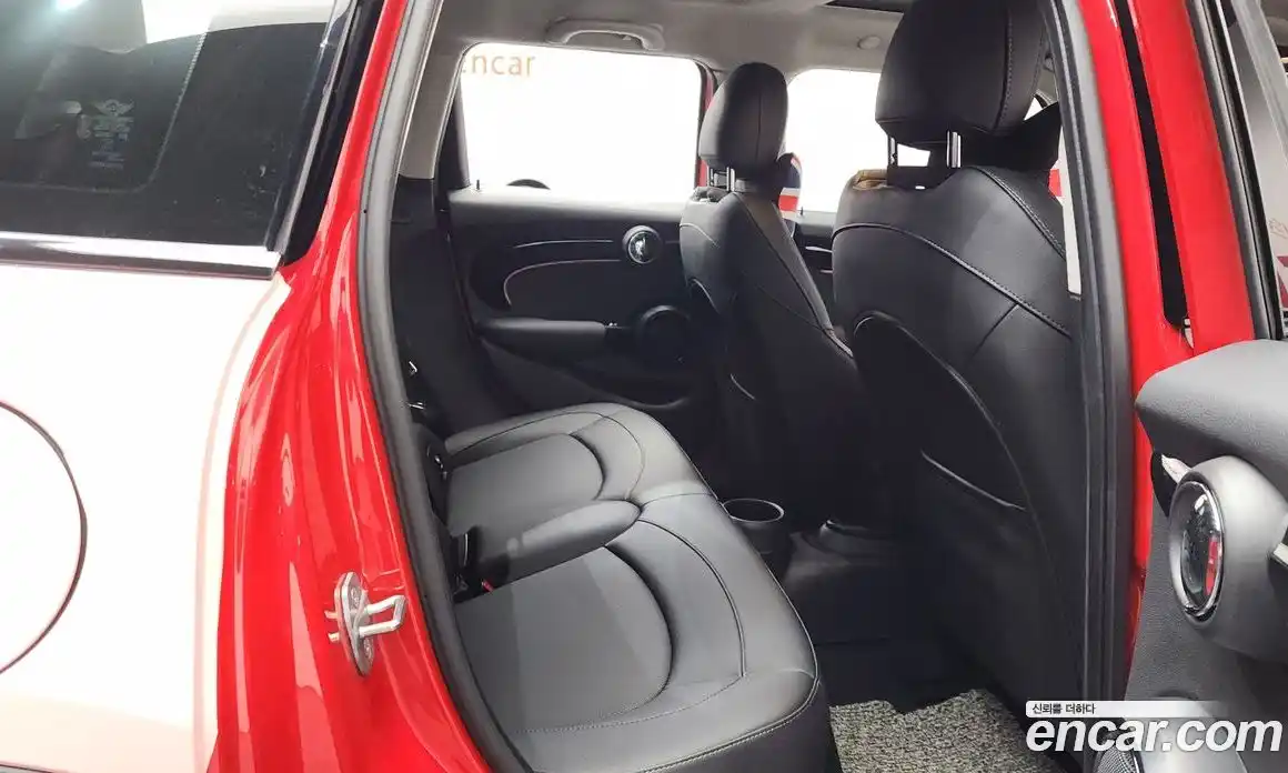 Mini Cooper 2022 1.5 Автомат в Москве № 222784, фото 17