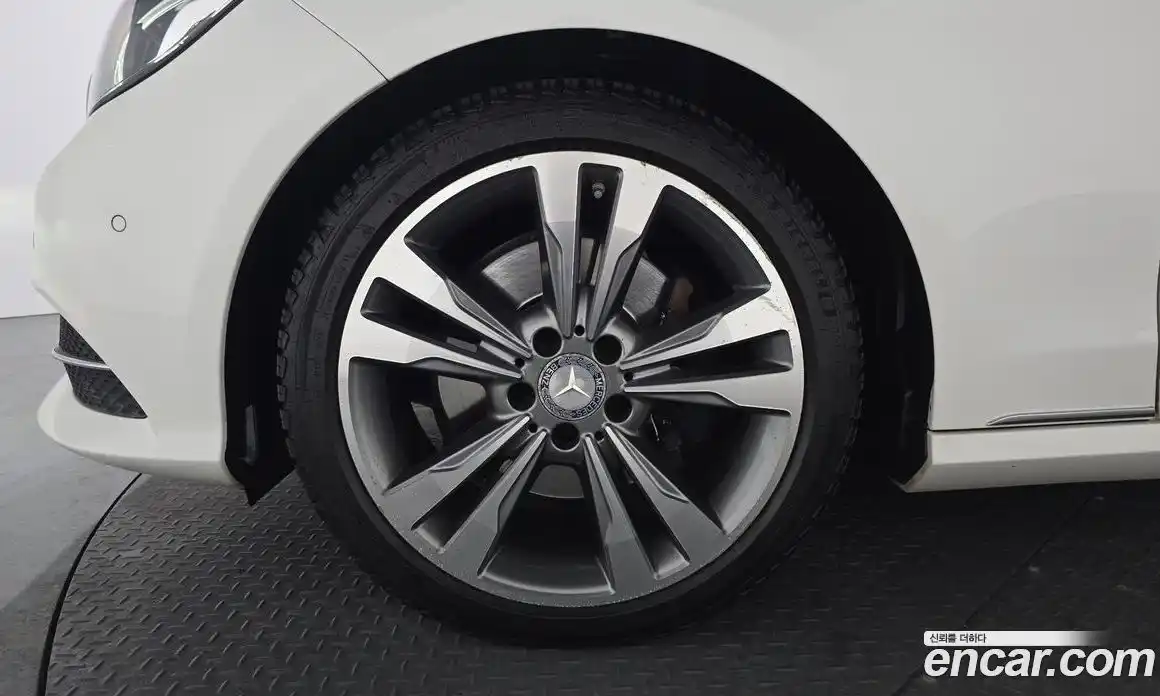 Mercedes-Benz E-Class 2014 3.5 Автомат в Москве № 224619, фото 15