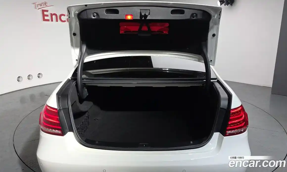 Mercedes-Benz E-Class 2014 3.5 Автомат в Москве № 224619, фото 17