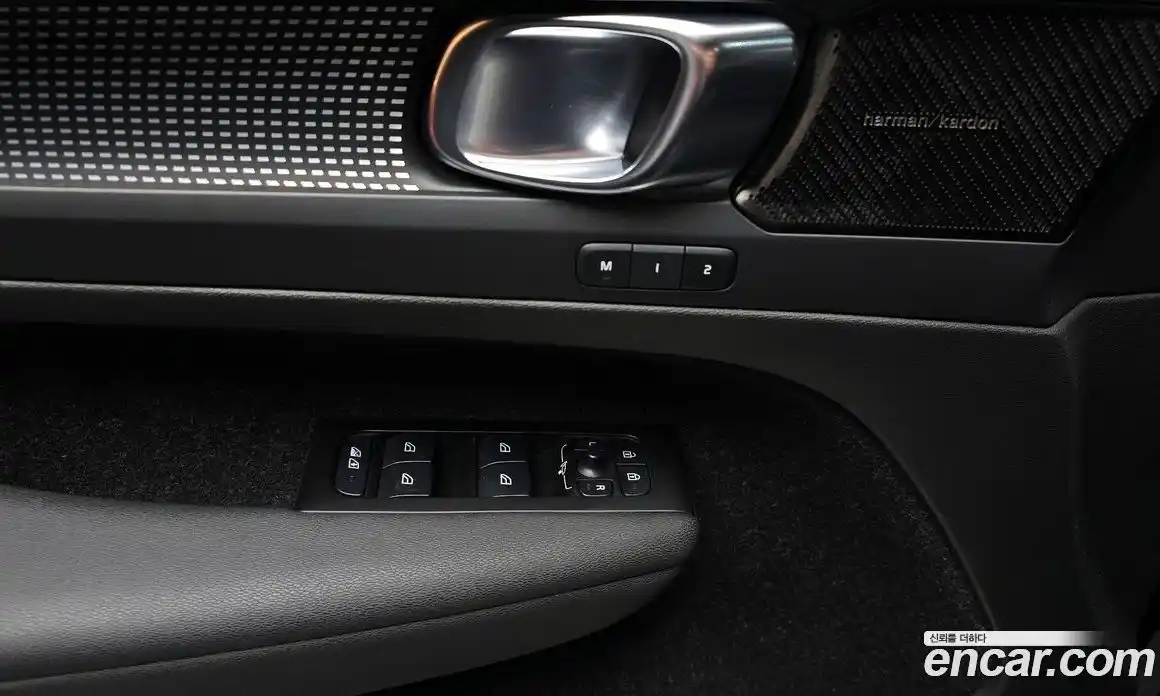 Volvo XC40 2022 0.2 Автомат в Москве № 230472, фото 20