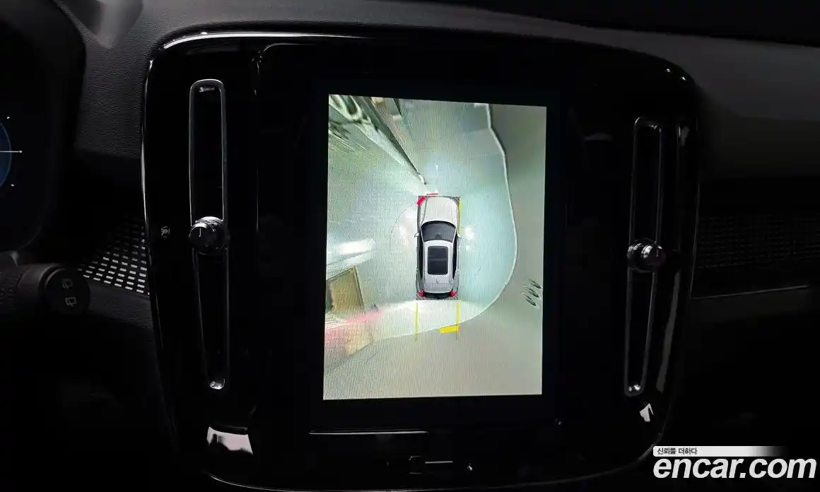 Volvo XC40 2022 0.2 Автомат в Москве № 230472, фото 4