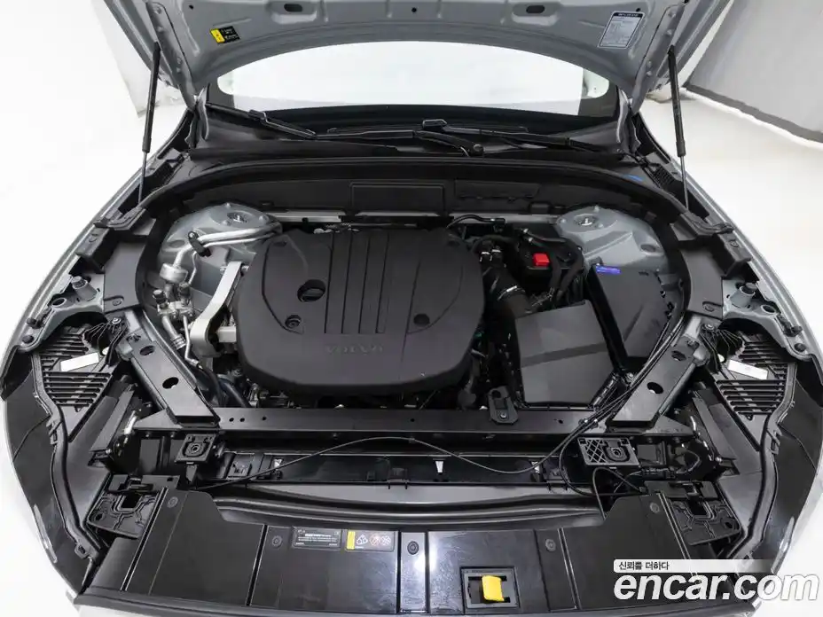 Volvo XC60 2026 2.0 Автомат в Москве № 230780, фото 4