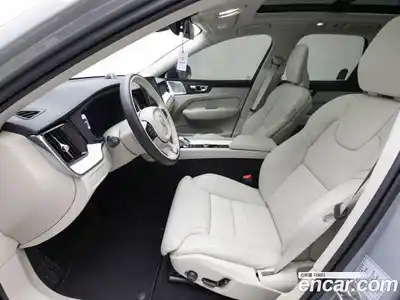 Volvo XC60 2026 2.0 Автомат в Москве № 230780, миниатюра 9