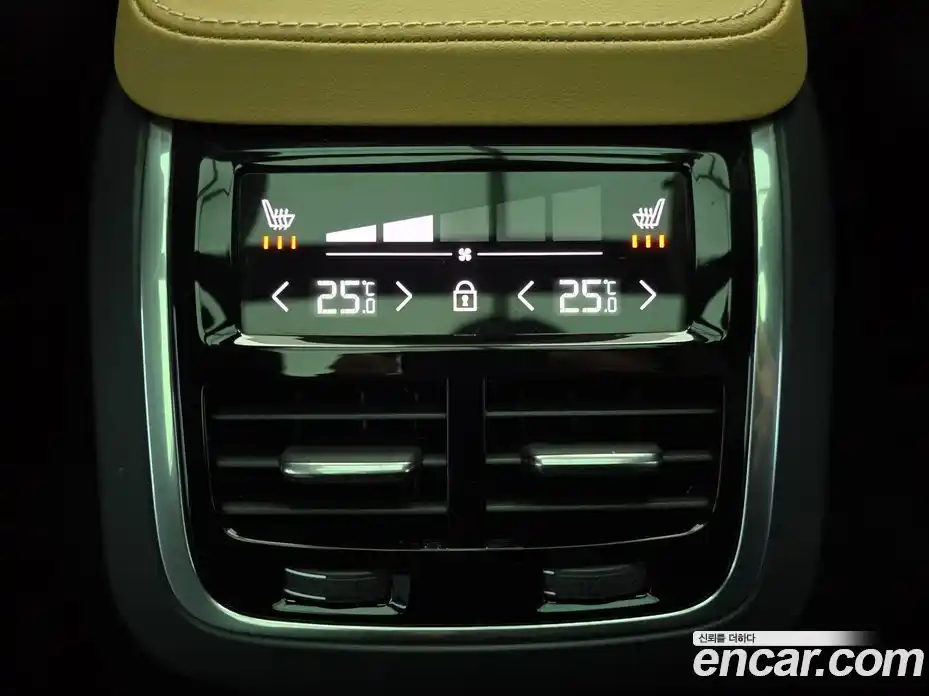 Volvo XC90 2025 2.0 Автомат в Москве № 230792, фото 18