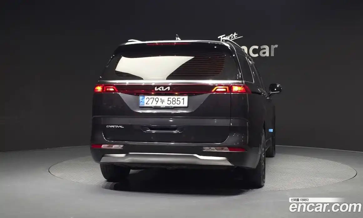 Kia Canival 2023 3.5 Автомат в Москве № 249500, фото 17