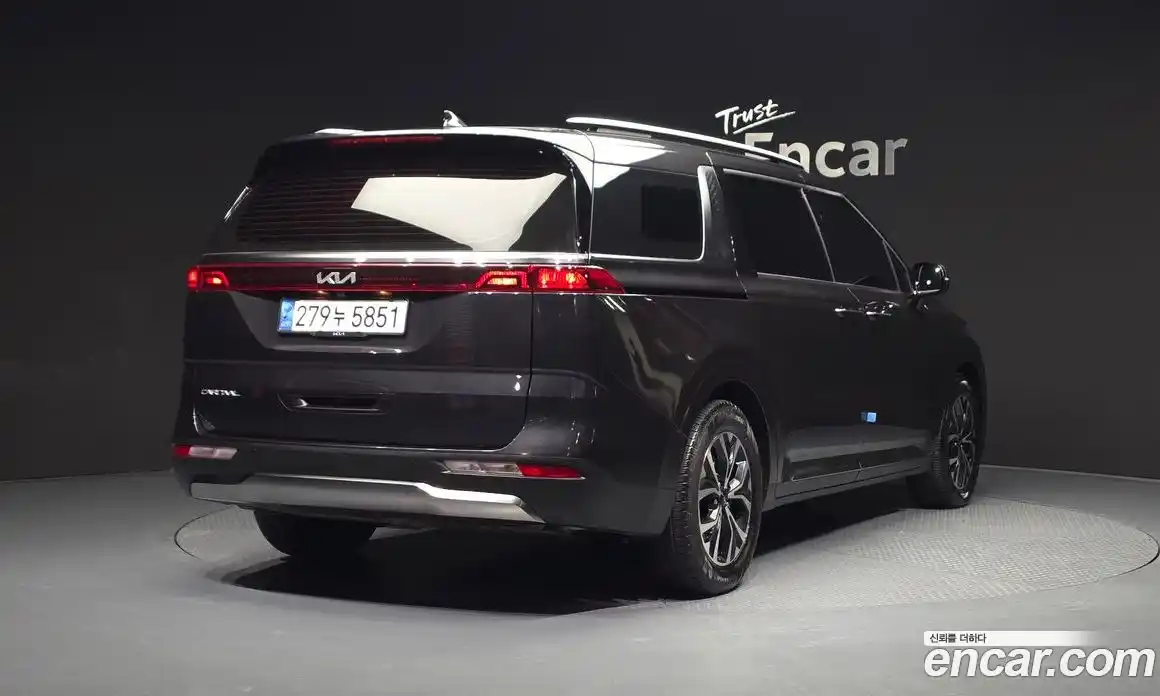 Kia Canival 2023 3.5 Автомат в Москве № 249500, фото 9