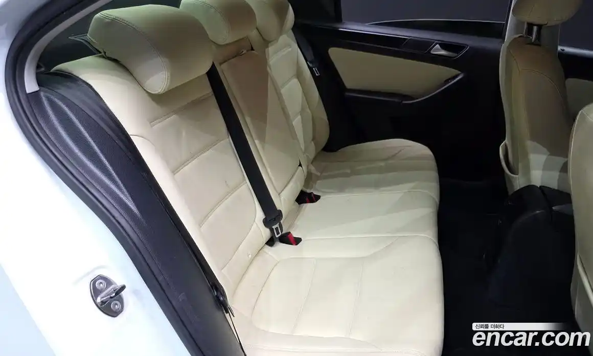 Volkswagen Jetta 2014 1.6 Автомат в Москве № 277075, фото 4