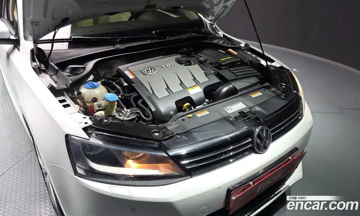 Volkswagen Jetta 2014 1.6 Автомат в Москве № 277075, фото 10