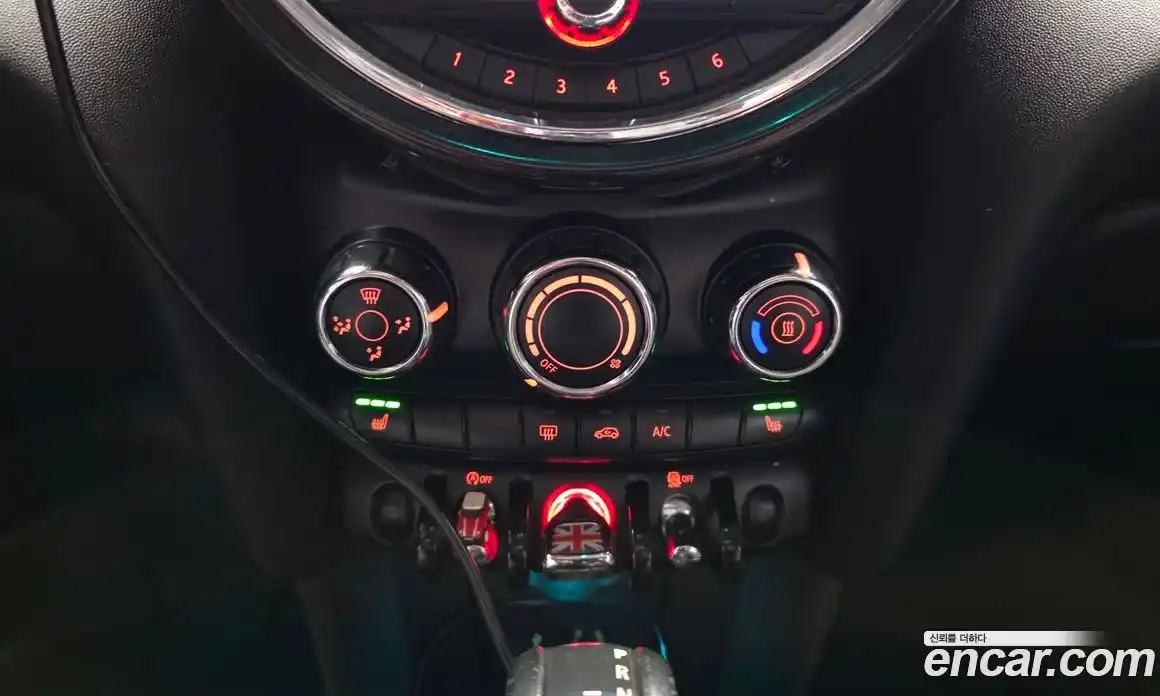 Mini Cooper 2016 1.5 Автомат в Москве № 299714, фото 13