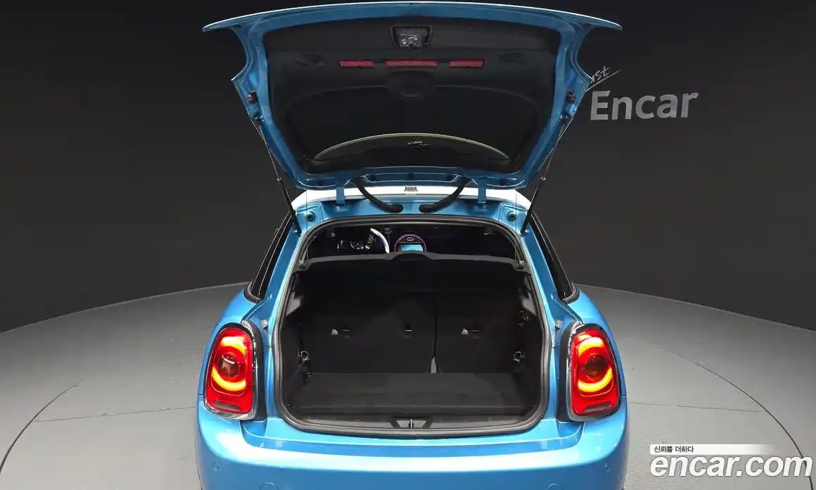 Mini Cooper 2016 1.5 Автомат в Москве № 299714, фото 14