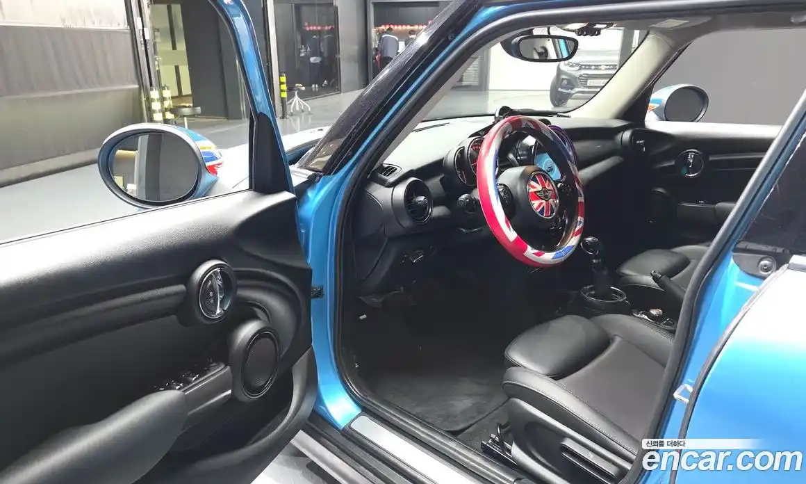 Mini Cooper 2016 1.5 Автомат в Москве № 299714, фото 16