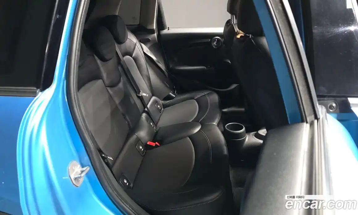 Mini Cooper 2016 1.5 Автомат в Москве № 299714, фото 18