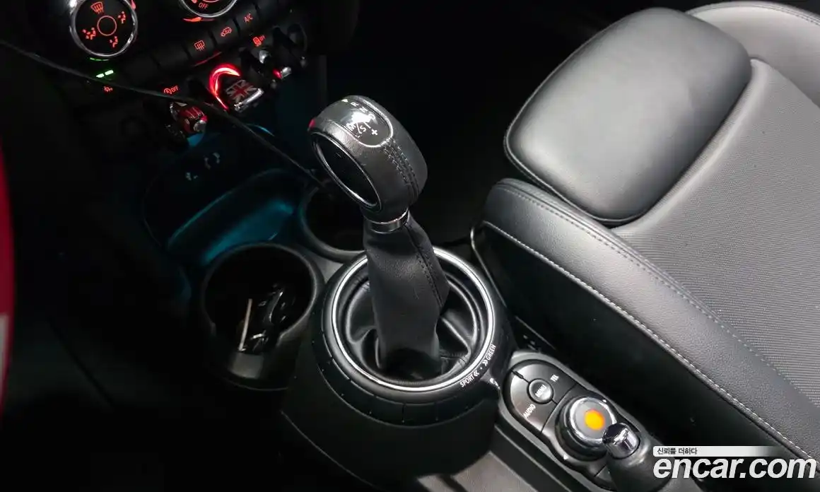 Mini Cooper 2016 1.5 Автомат в Москве № 299714, фото 20