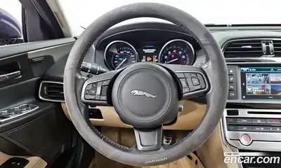Jaguar XE 2016 2.0 Автомат в Москве № 304988, миниатюра 11