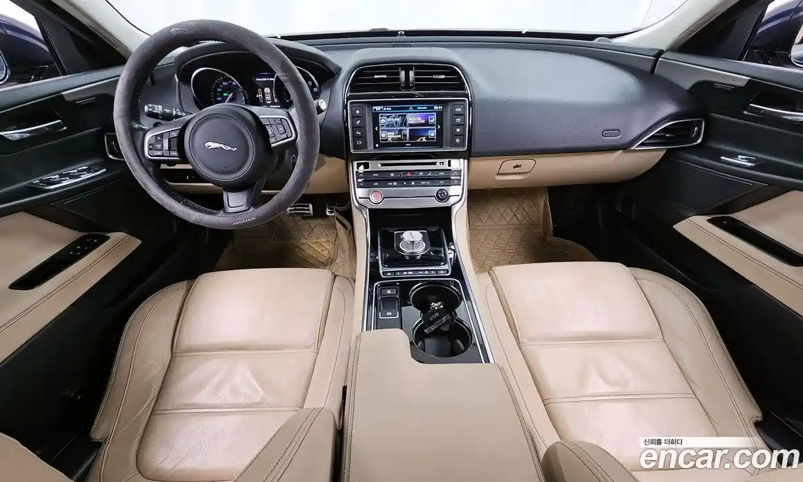 Jaguar XE 2016 2.0 Автомат в Москве № 304988, фото 15