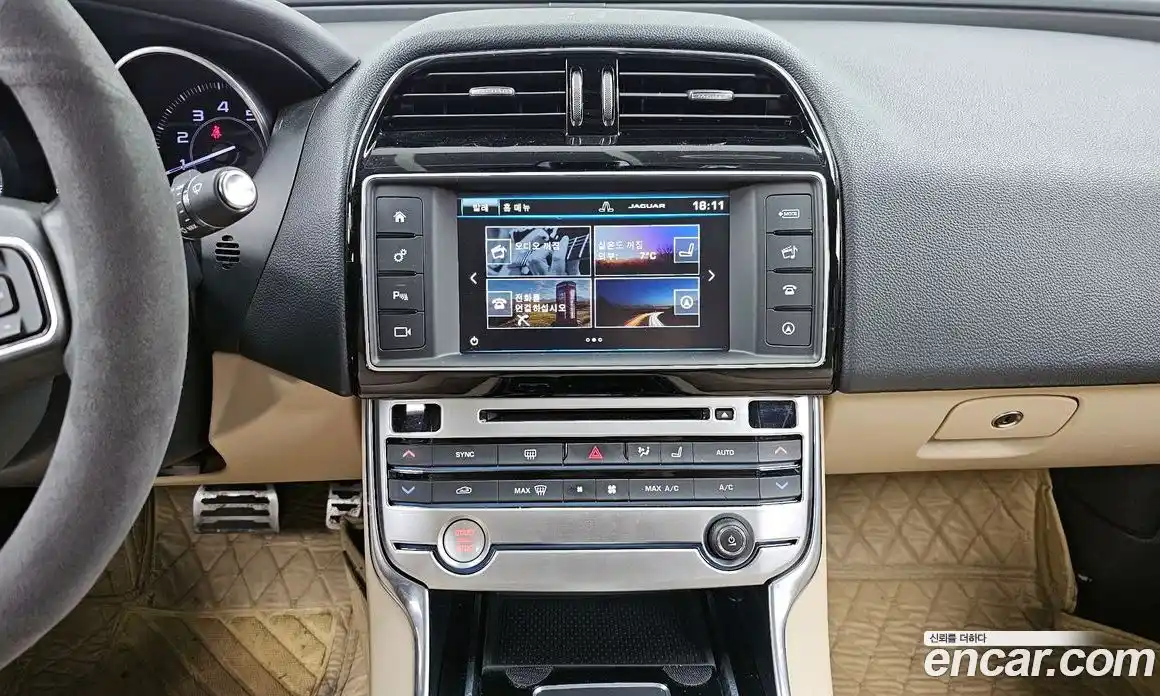 Jaguar XE 2016 2.0 Автомат в Москве № 304988, фото 16