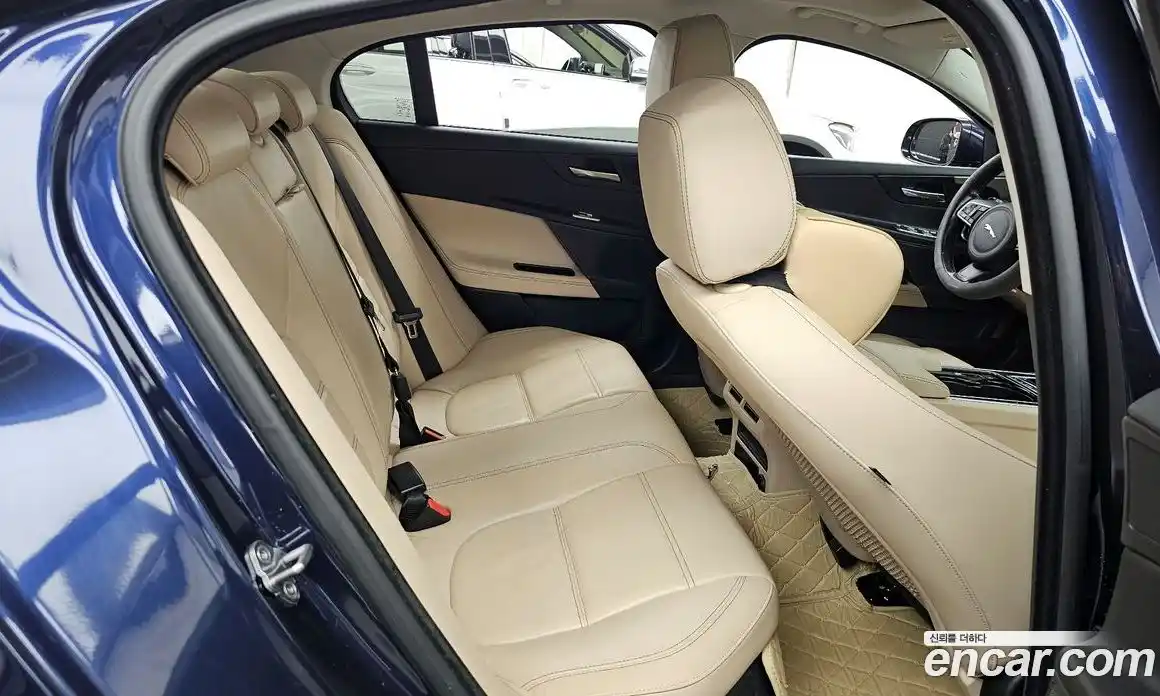 Jaguar XE 2016 2.0 Автомат в Москве № 304988, фото 18