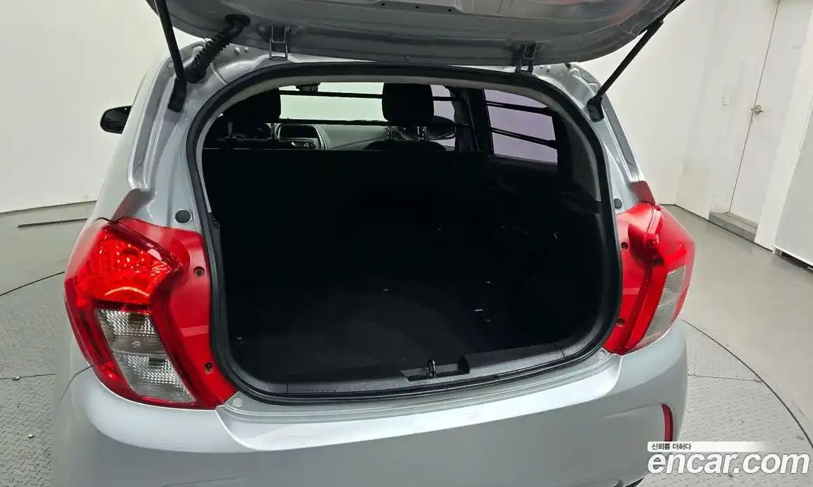 Chevrolet Spark 2018 1.0 Автомат в Москве № 309050, фото 3