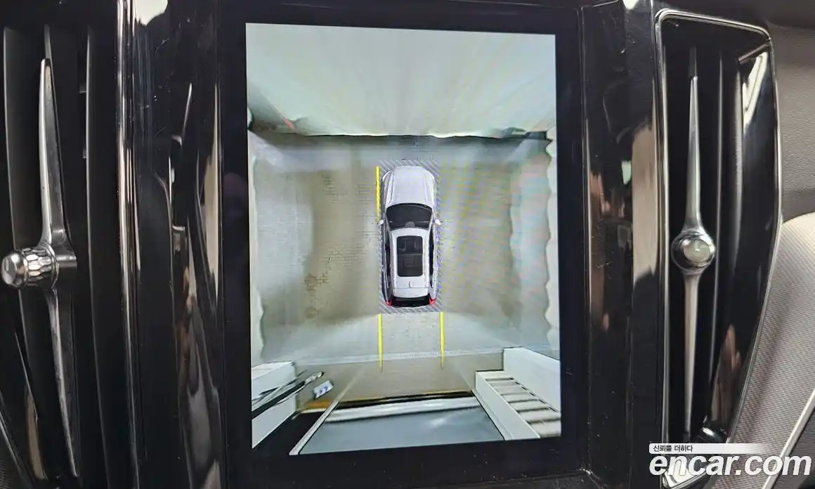 Volvo XC60 2022 2.0 Автомат в Москве № 312621, фото 13