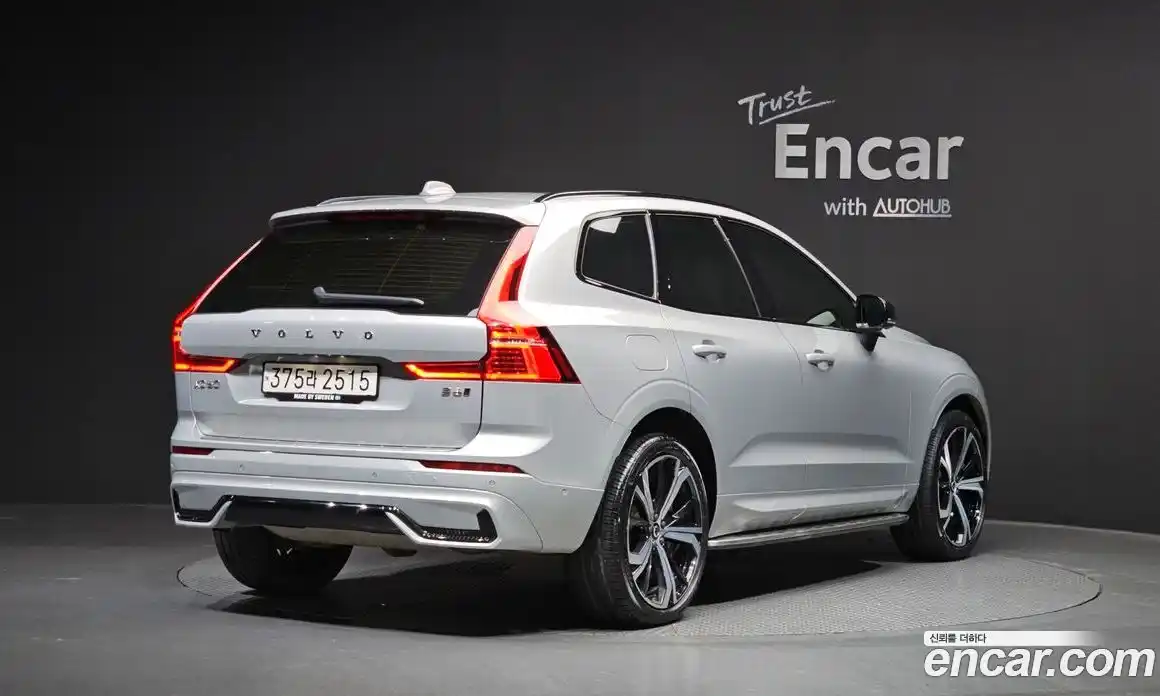 Volvo XC60 2022 2.0 Автомат в Москве № 312621, фото 4