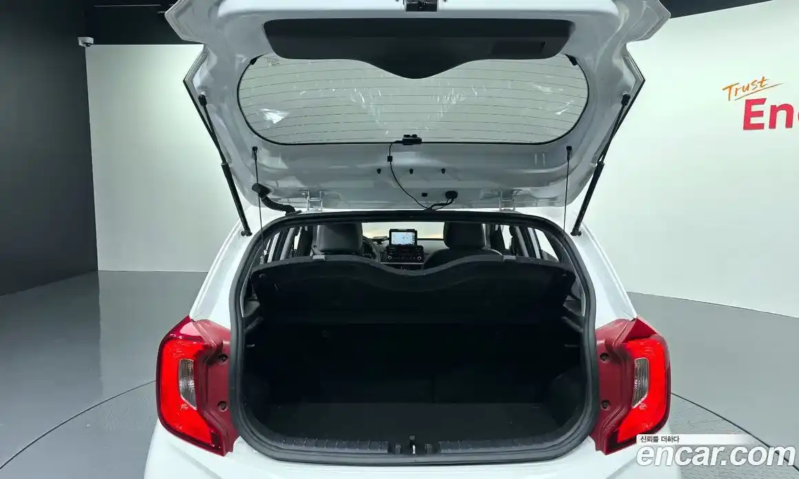 Kia Morning 2021 1.0 Автомат в Москве № 321651, фото 13