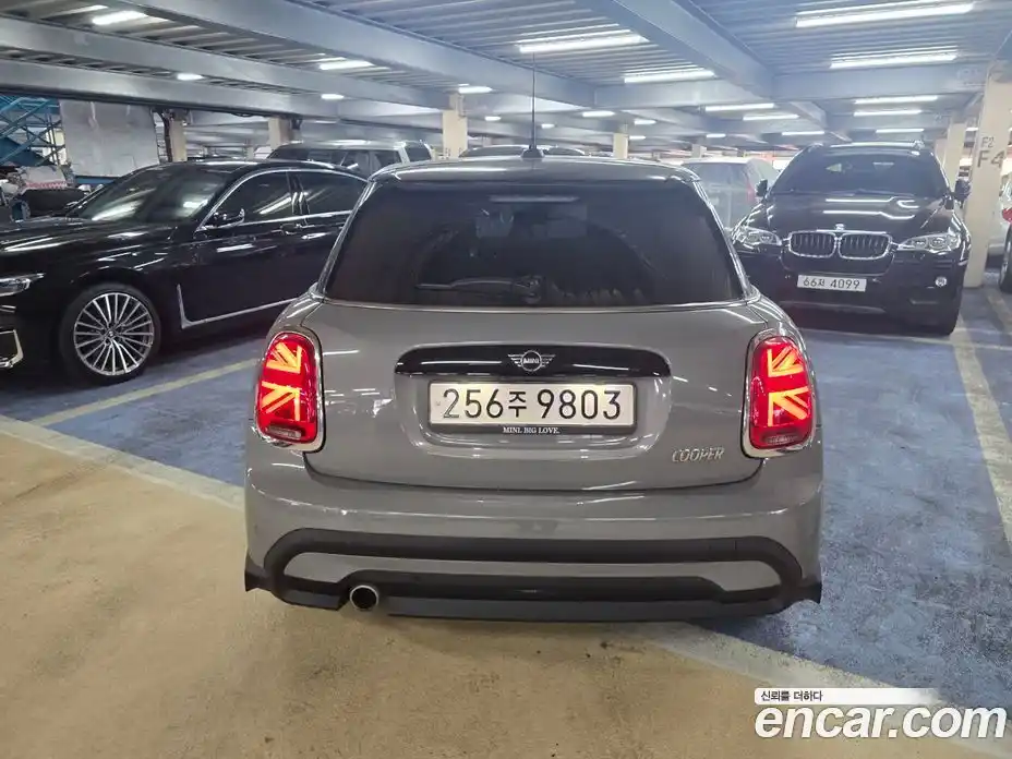 Mini Cooper 2022 1.5 Автомат в Москве № 354604, фото 3