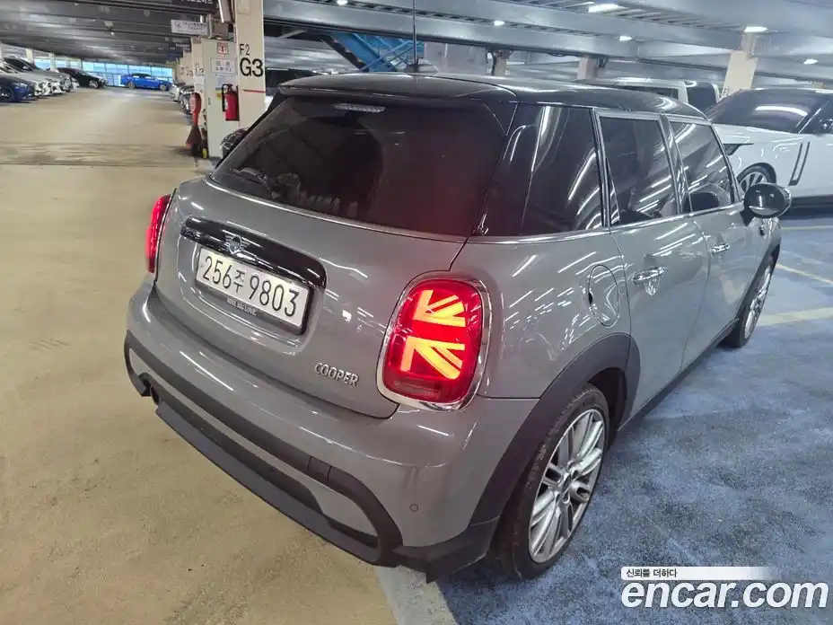 Mini Cooper 2022 1.5 Автомат в Москве № 354604, фото 4