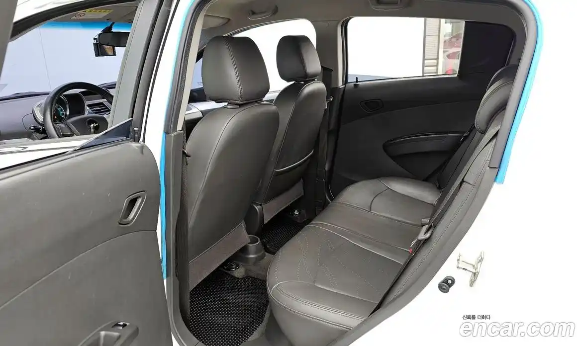 Chevrolet Spark 2014 1.0 Автомат в Москве № 36824, фото 4